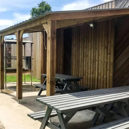 Spacious Old With Top-of-the Valley View *