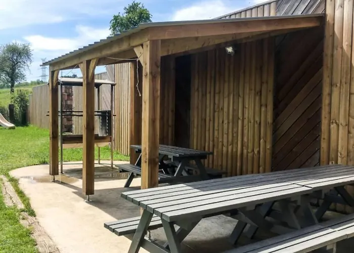 Spacious Old With Top-of-the Valley View *